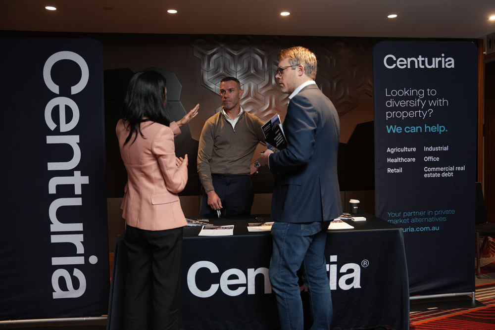 Sponsors meeting investors at trade tables